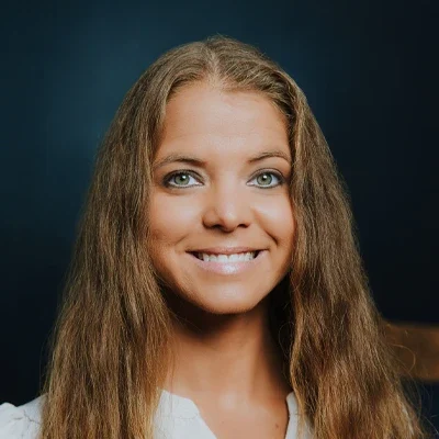 Chiropractor Cape Coral FL Joy Bishop Chiropractic Doctor